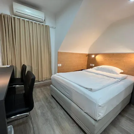 Otel Garni Cirman 3*