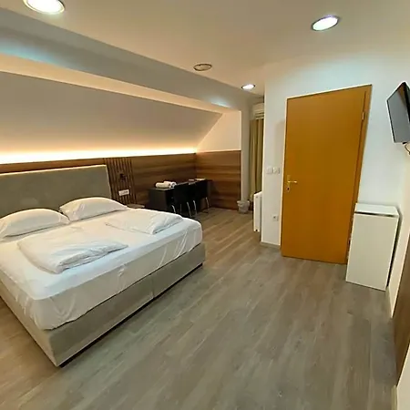 Garni Cirman Hotel Ljubljana