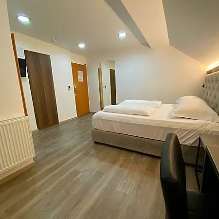 Garni Cirman Hotel 3*