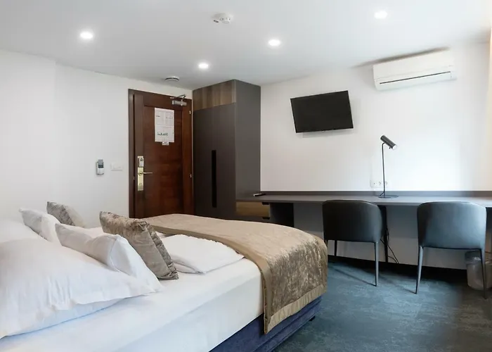 Garni Cirman Готель