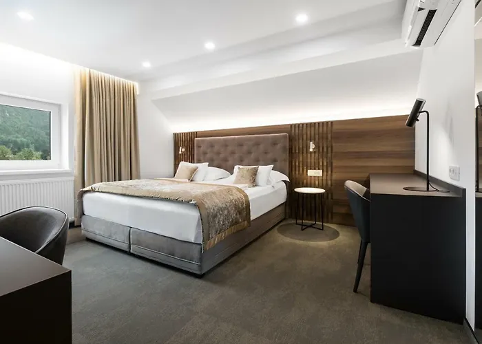 Garni Cirman Готель